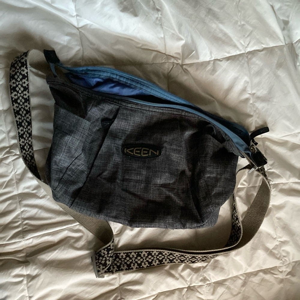 Keen crossbody bag